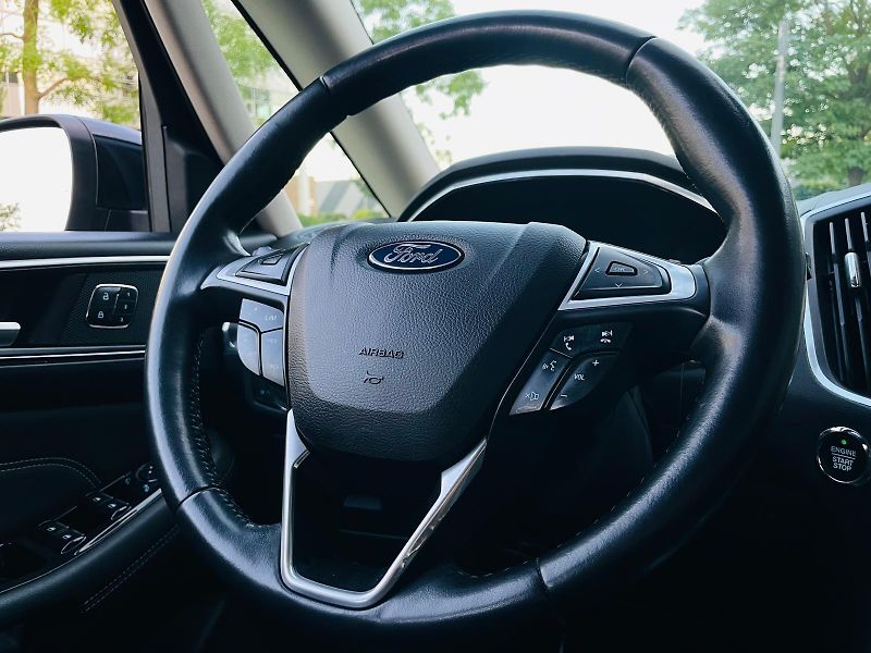 Ford Galaxy 2.0TDCi MANUÁL 7MÍST VÝHŘEV - fotka 26 z 57