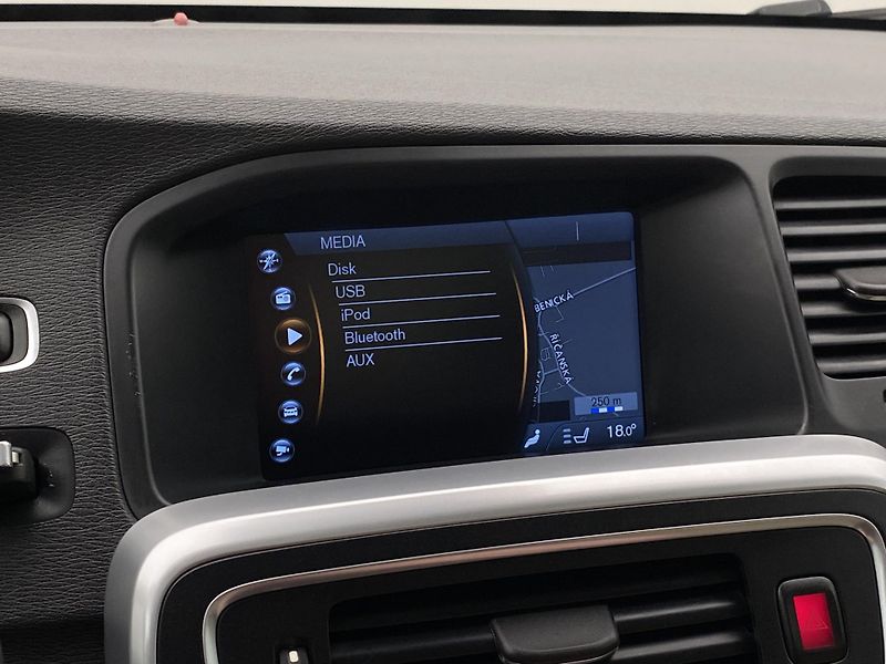 Volvo S60 D3 SUMMUM AUT  - fotka 36 z 46