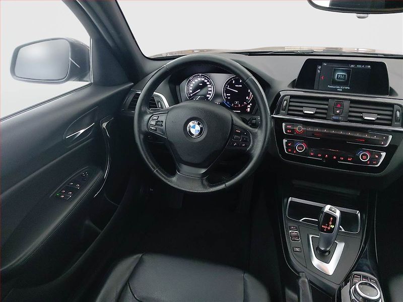 BMW Řada 1 (2017) 118d, Automat, Navi, Tempomat - fotka 7 z 20
