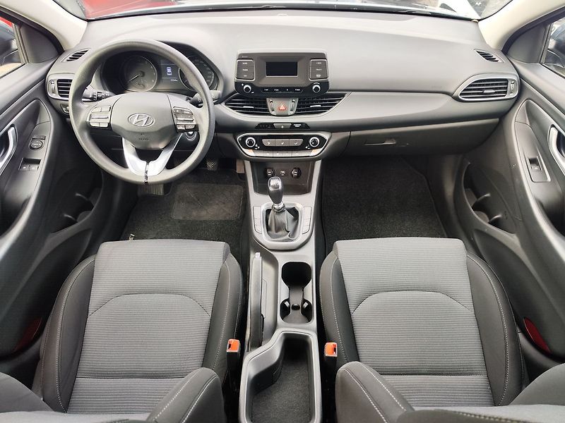 Hyundai i30 1.0 T-GDI/88kW Start Plus - fotka 11 z 27