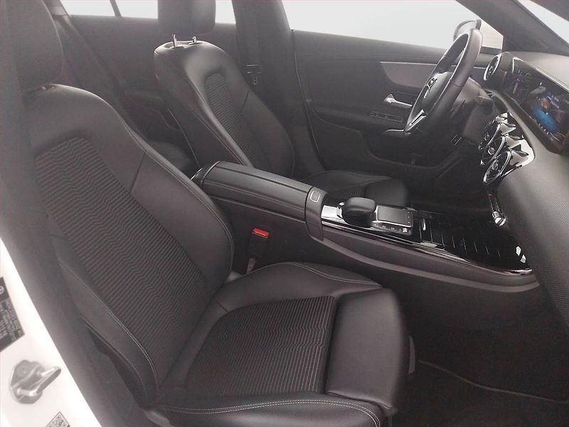 Mercedes-Benz CLA (2020) 180 - fotka 9 z 23