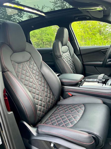 Audi Q7 (2024) S-LINE 50 TDI QUATTRO V ZÁRUCE - fotka 28 z 52