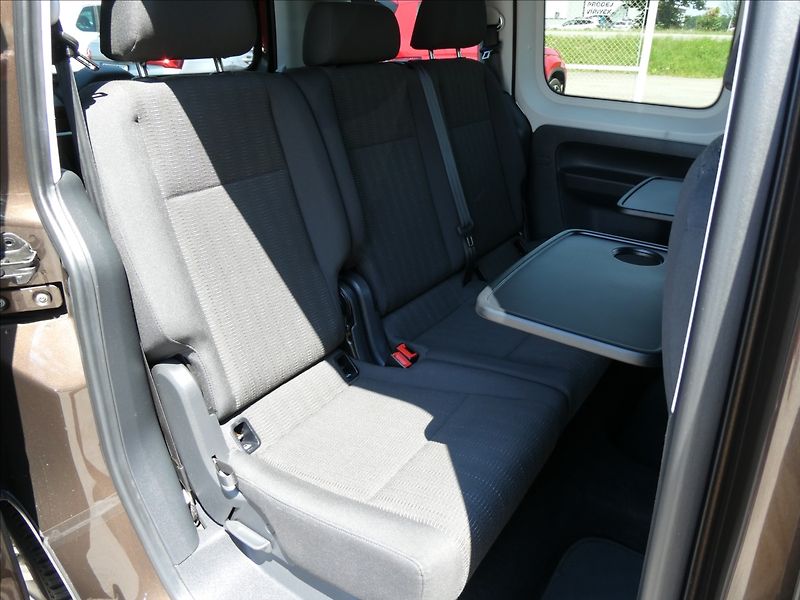Volkswagen Caddy 1,4 TSi 92kW webasto, serviska - fotka 25 z 44