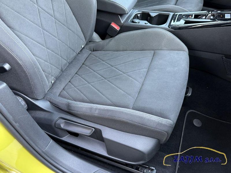 Volkswagen Golf 2.0TDI 110kw DSG + kamera - fotka 41 z 51