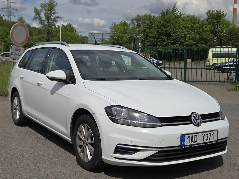 Volkswagen Golf (2018) 1,6TDi AUTOMAT  - fotka 3 z 10