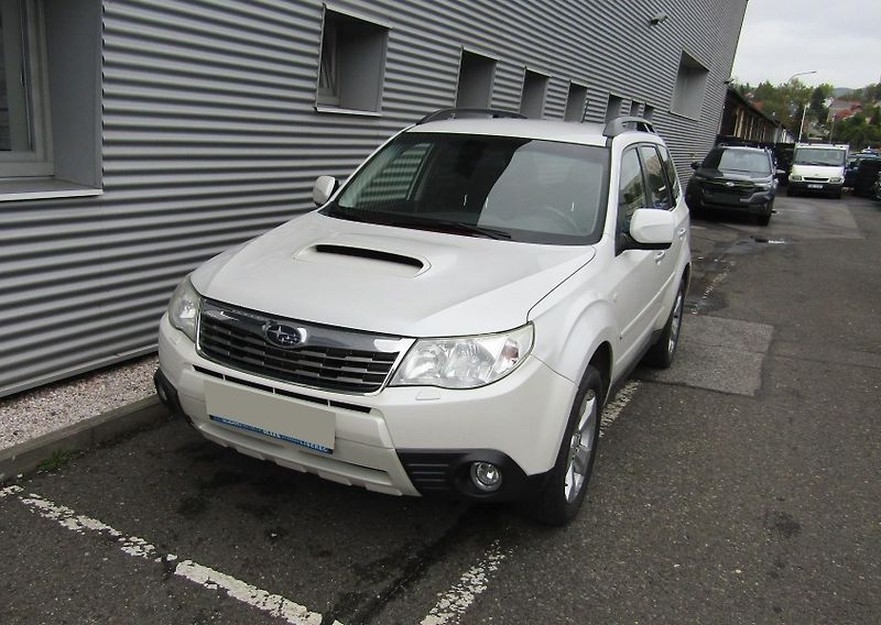 Subaru Forester (2009) 2,5 XT 5MT 169 kW ČR 1. maj. - fotka 7 z 24