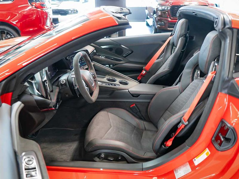 Chevrolet Corvette (2026) 6.2 Stingray 3LT Z51 Facelift - fotka 16 z 45