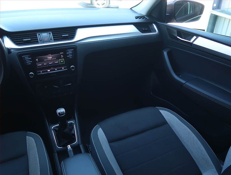 Škoda Rapid (2018) Spaceback 1.0 TSI - fotka 8 z 15