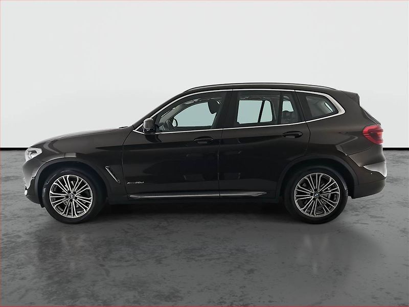BMW X3 (2018) Luxury line xDrive20d - fotka 3 z 18