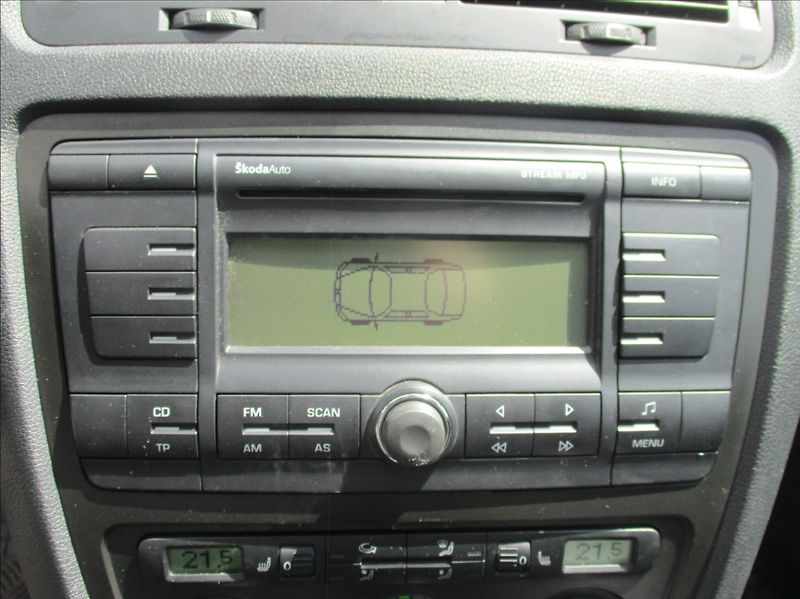 Škoda Octavia 1,6 MPI, aut.klima,serviska, - fotka 17 z 28