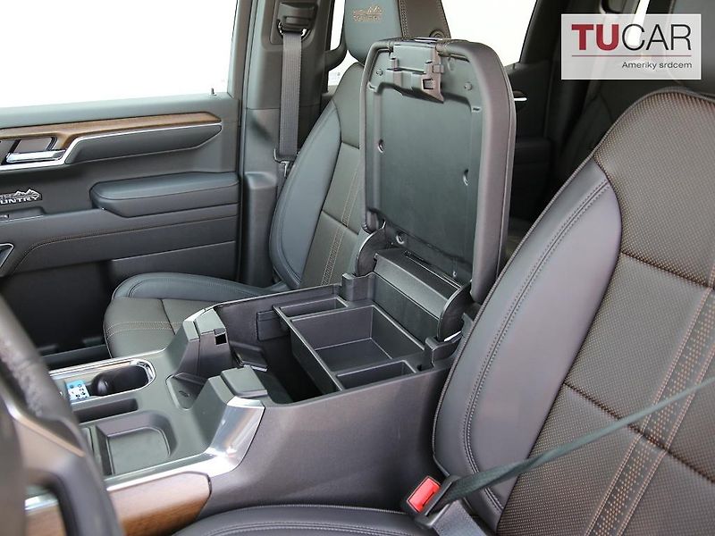 Chevrolet Silverado (2025) High Country 6.2 V8  - fotka 38 z 47