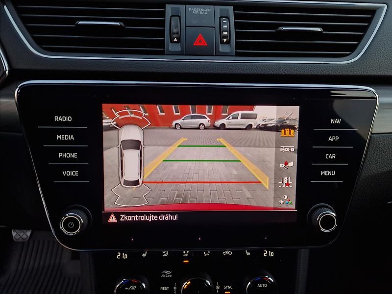 Škoda Superb 2.0 TDI 110kW Style,ČR,1.Maj. - fotka 26 z 50