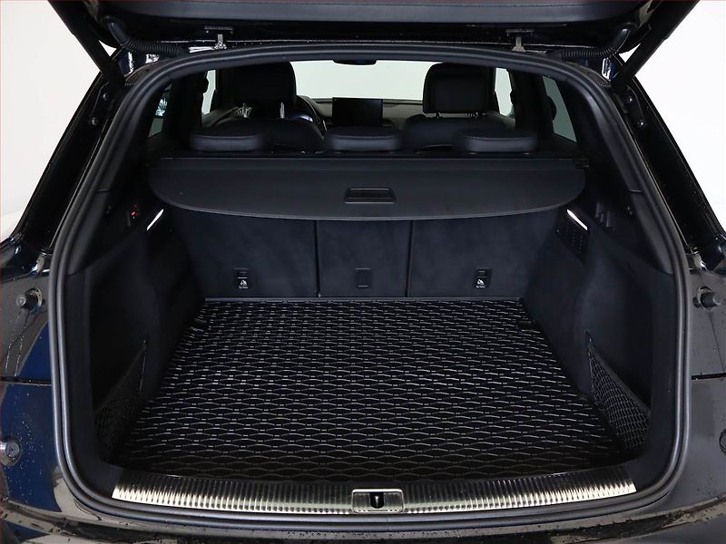 Audi Q5 (2023) 40 TDI - fotka 12 z 23
