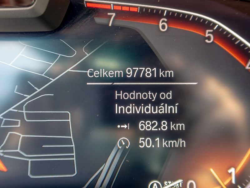 BMW X7 (2019) ČR 3.0i 250KW 7sed – INDIVIDUÁ - fotka 25 z 49