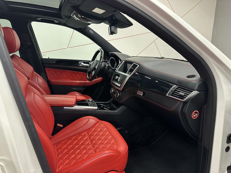 Mercedes-Benz Třídy M (2012) ML63 AMG DESIGNO*PANO*CZ*TAŽNÉ - fotka 10 z 19