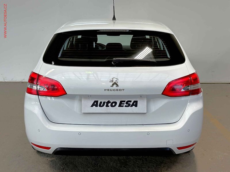 Peugeot 308 (2021) 1.5 HDi, 2.maj,ČR, AC. temp - fotka 5 z 15