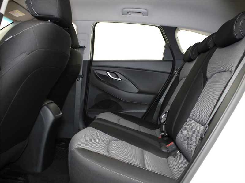 Hyundai i30 1,0 T-GDi 88kW 1.maj.ČR 40tkm! - fotka 7 z 19