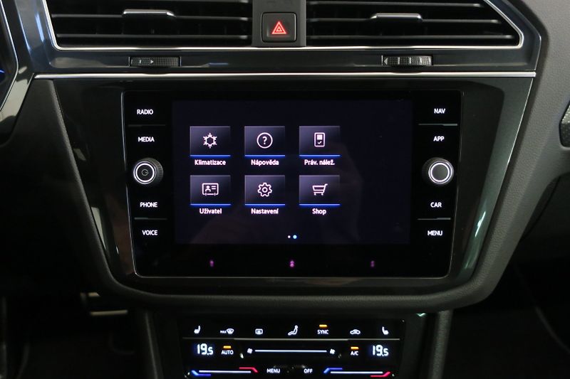 Volkswagen Tiguan (2022) R-line 2,0TDI 147 KW 4M DSG - fotka 26 z 49