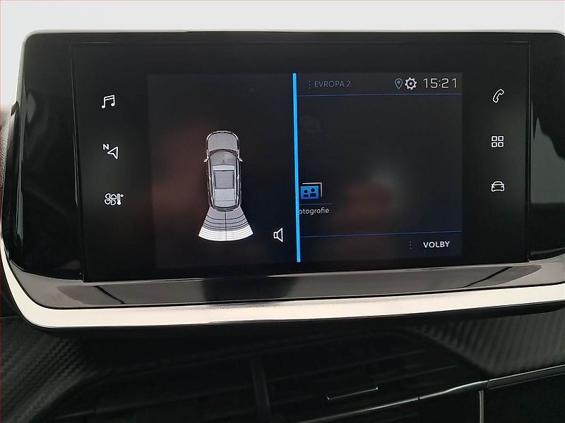 Peugeot 2008 (2020) 1.2 PureTech, Tempomat - fotka 17 z 18