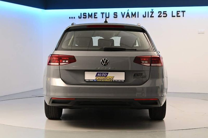 Ford S-MAX (2022) 2.0 TITANIUM Kamera Tažné 8 Ko - fotka 6 z 32