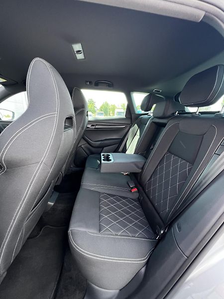 Škoda Karoq 2.0TDI DSG4x4 Sportline TZ DPH - fotka 23 z 28