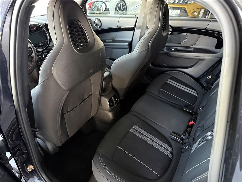 Mini Countryman 2,0   JCW,ALL4,225KW,ČR,F60 - fotka 31 z 34