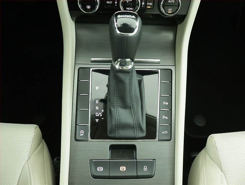 Škoda Superb (2022) Style 2.0 TDI, Automat - fotka 13 z 17