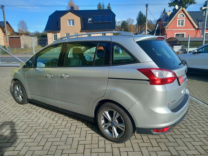 Ford Grand C-MAX (2015) 7 MÍST NAVIGACE POUZE 93t.KM!  - fotka 5 z 40