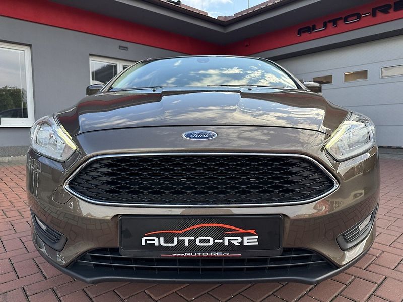 Ford Focus (2017) 1.6 Ti-VCT Digi Klima Tempomat - fotka 33 z 45