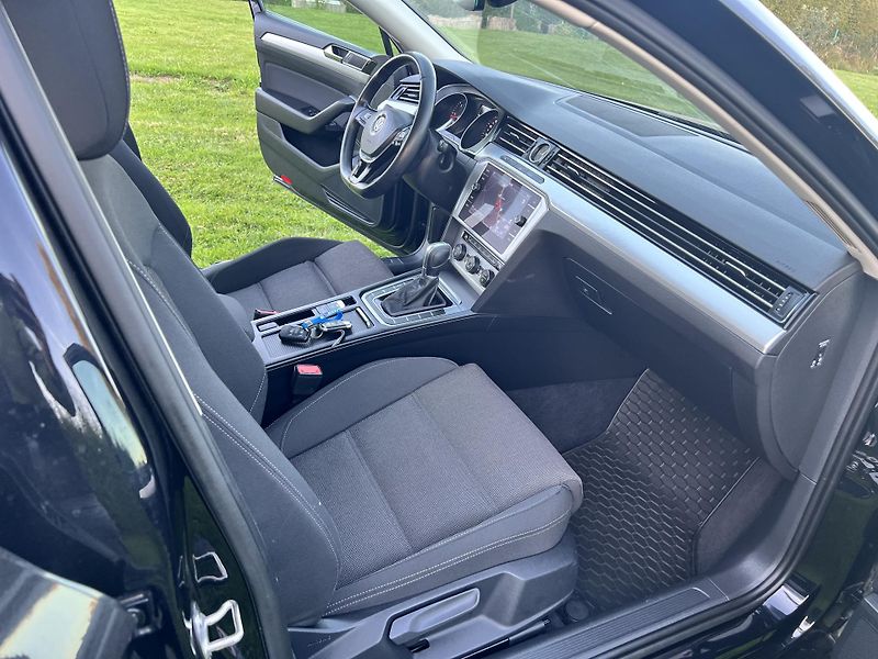 Volkswagen Passat 2.0TDI 110KW,NAVI,EL.TZ,APP - fotka 21 z 50