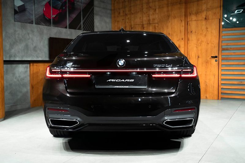 BMW Řada 7 (2019) Ld xDrive - fotka 30 z 30