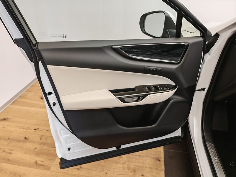 Lexus NX 450h plus 450h+ PRESTIGE - fotka 28 z 46