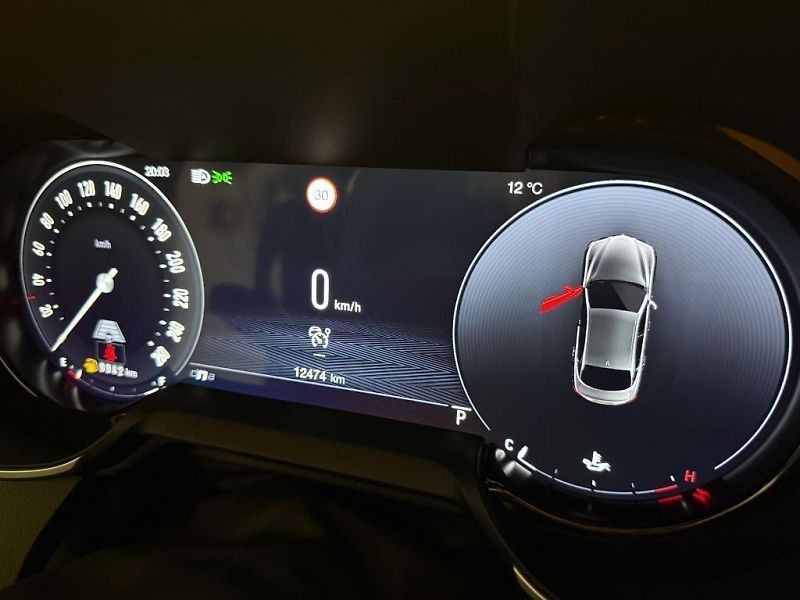 Alfa Romeo Giulia (2024) 2.0T 280k AT8 ZF Q4 4x4 Veloce - fotka 15 z 23