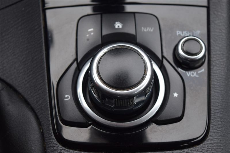 Mazda 3 2,0 G 88KW  DIGIKLIMA ALU NAVI - fotka 38 z 47