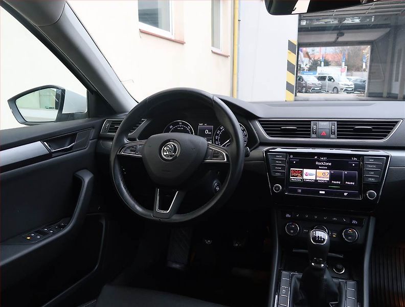 Škoda Superb (2016) Style 2.0 TDI, Navi, Xenony - fotka 7 z 21