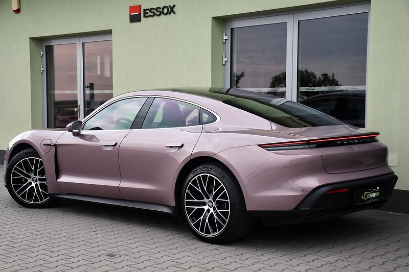 Porsche Taycan PERFORMANCE BATTERY PLUS - fotka 3 z 42