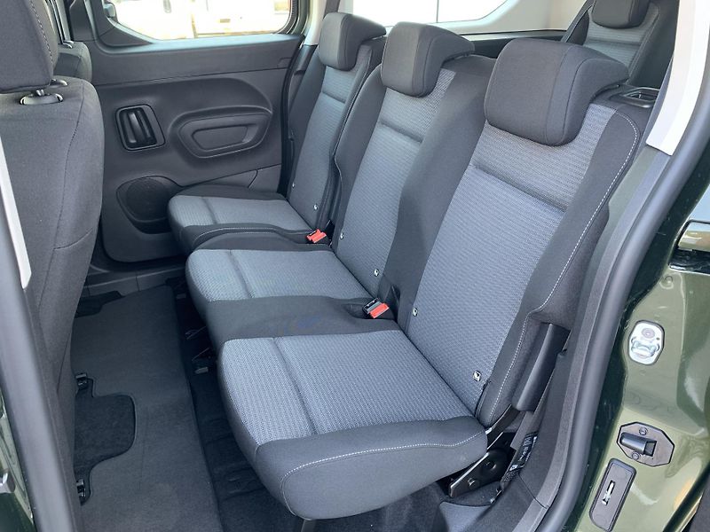 Toyota ProAce City Verso (2025) LONG BUSINESS 1,5D 130k AT - fotka 8 z 14