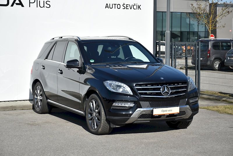 Mercedes-Benz Třídy M (2013) 3.0 Cdi 190kW 4x4 - fotka 8 z 31