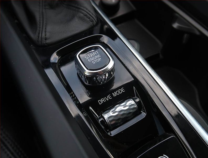 Volvo XC60 (2018) Momentum D4 AWD, 4X4,Automat - fotka 19 z 23