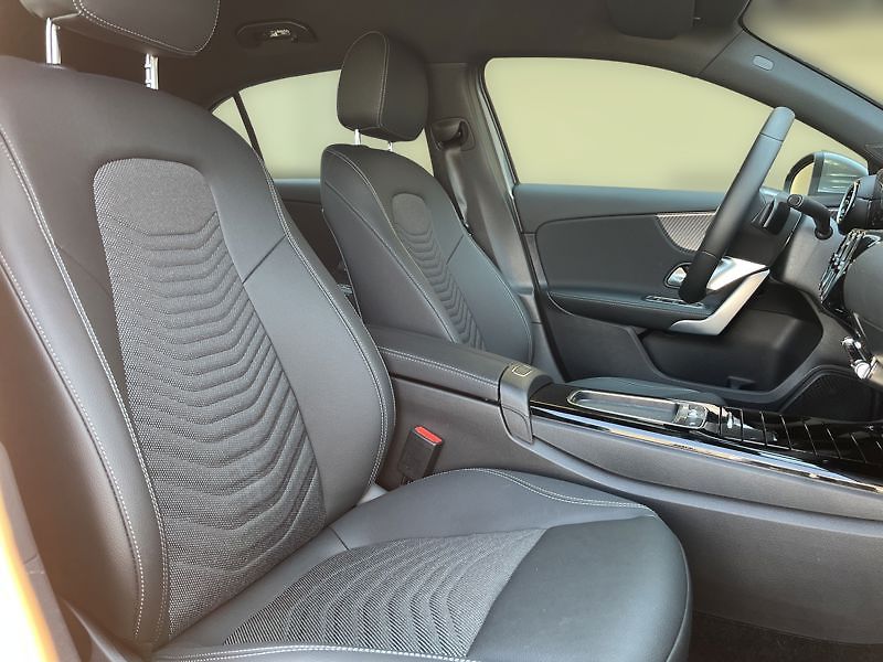 Mercedes-Benz Třídy A A-Třída 180 Progressive Editio - fotka 16 z 20