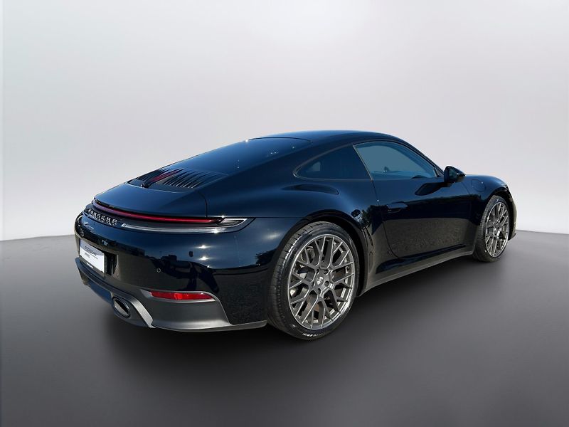 Porsche 911 (2025) Carrera Coupe - fotka 8 z 29