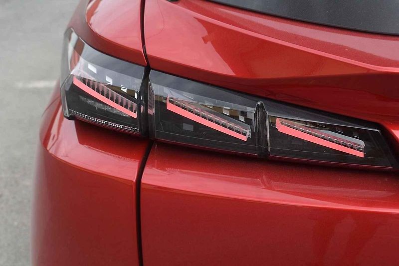 Peugeot kombíky umí. Platí to i novém 308 SW