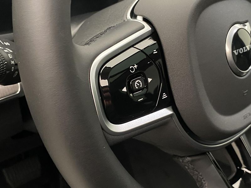 Volvo XC90 T8 AWD RECHARGE ULT REZERVACE - fotka 20 z 68
