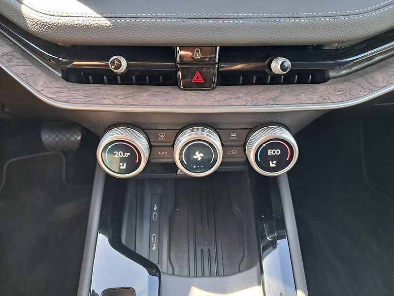 Škoda Superb (2025) iV L&K 1.5 TSI /110 kW DSG6 - fotka 16 z 34