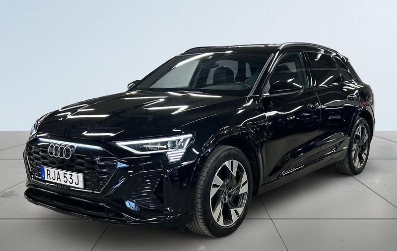 Audi Q8 e-tron 55 Q S-Line 360kam Tažné Pano - fotka 1 z 19