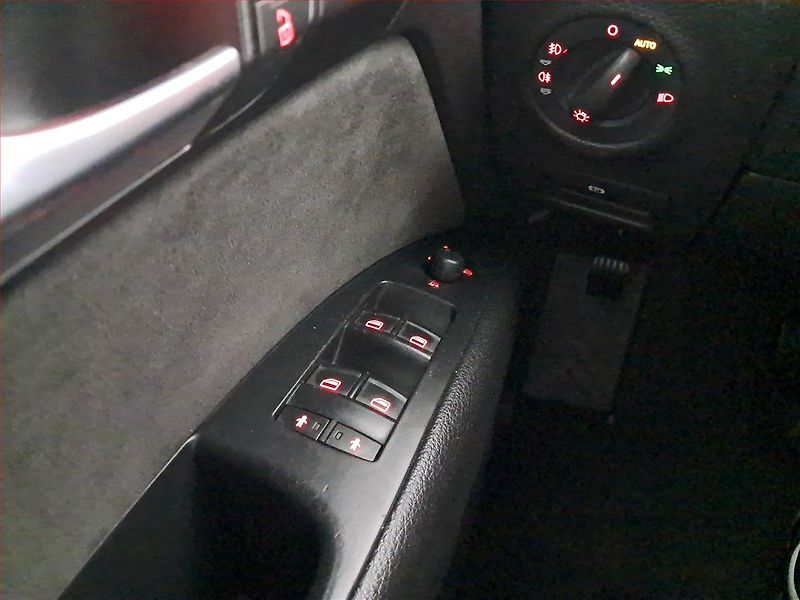 Audi Q7 (2009) S-Line 3.0 TDI, 4X4, Automat - fotka 20 z 21