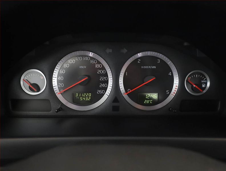 Volvo XC70 (2007) D5 AWD, 4X4, jezdí výborně - fotka 9 z 18