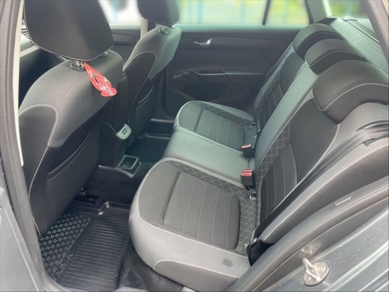 Škoda Fabia 1,0 TSI 70 Ambition - fotka 8 z 11