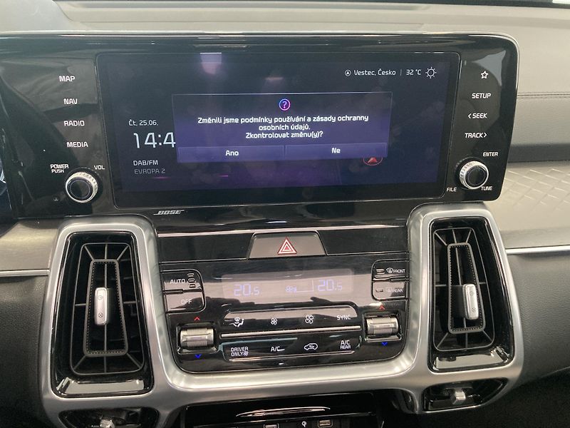 Kia Sorento HEV G 1.6 T-GDI GAMM - fotka 24 z 45