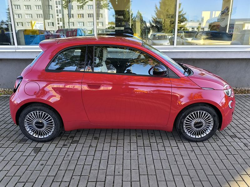 Fiat 500 (2026) Hybrid Icon 1.0 BSG 65k - fotka 30 z 35